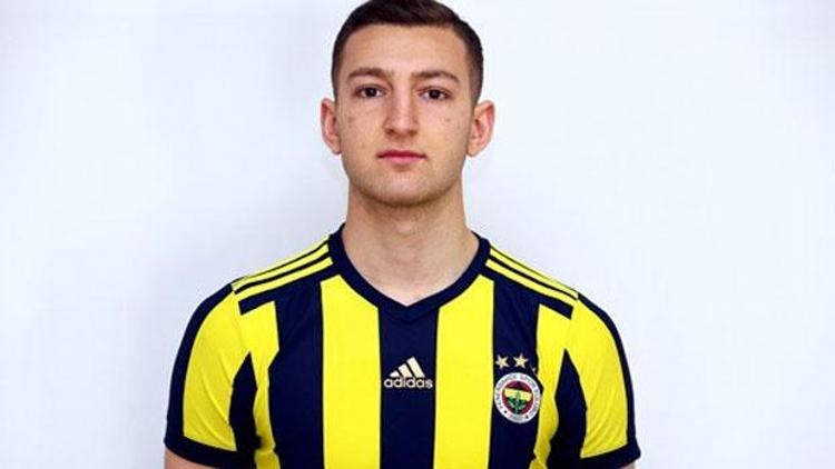 Fenerbahçenin yeni transferi futbola ara verdi
