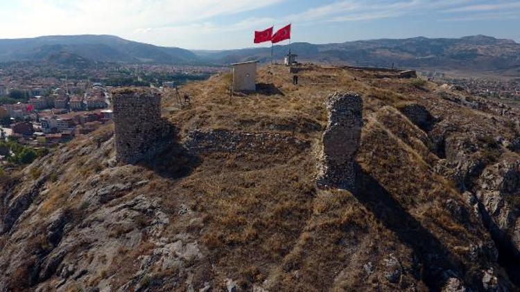 Turhal Kalesinin sur ve burçları yeniden yapılacak