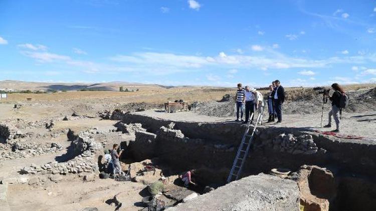 Fransa Bilimsel Araştırmalar Akademisi, Kültepeyi belgesel yapıyor