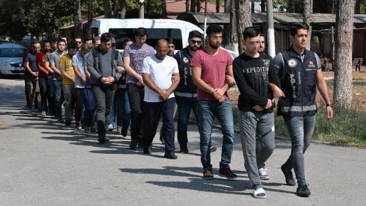 Adana merkezli FETÖ operasyonu: 13 askere gözaltı