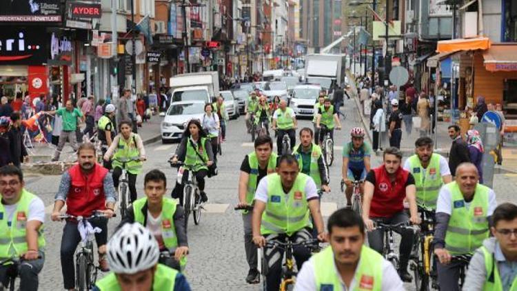 Rize sokaklarında hareketli yaşam etkinliği