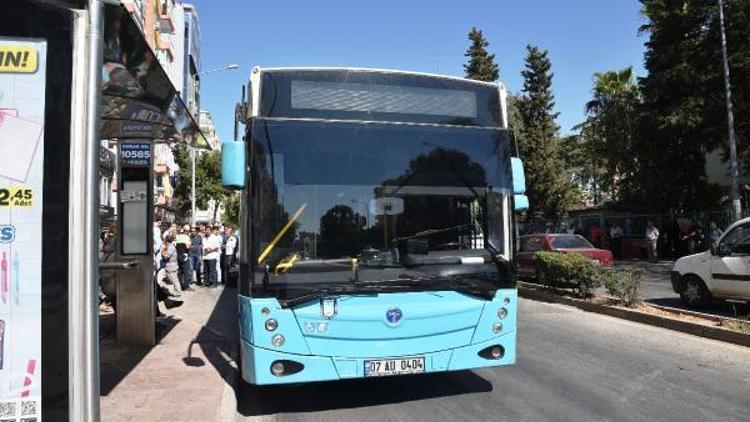 İndiği otobüsün altında kaldı