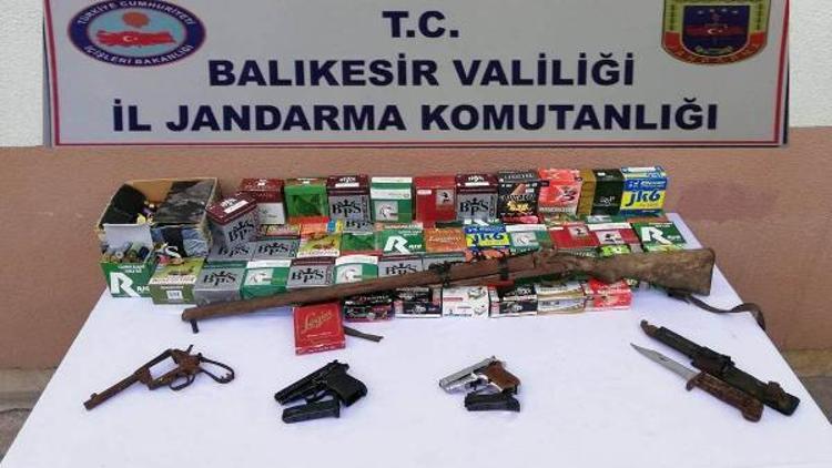 Balıkesirde kaçak silah tamirhanesine operasyon