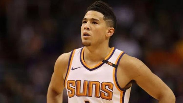 Devin Booker elinden operasyon geçirdi