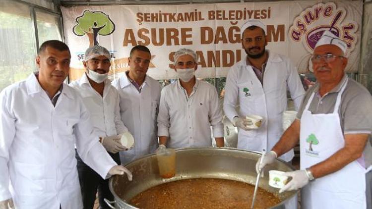 Şehitkamil Belediyesinden aşure ikramı