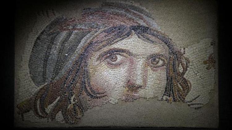 Türkiye, Çingene kızı mozaiğinin ABDdeki parçalarının peşinde