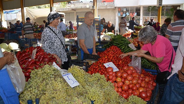 Anamur pazarında zam şampiyonu domates