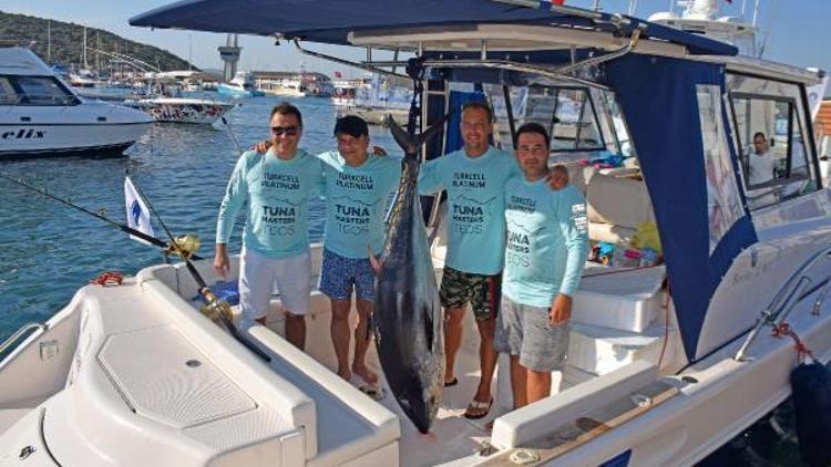 Balık avı turnuvasında 93 kilo 800 graklık orkinos yakalandı ve denize bırakıldı
