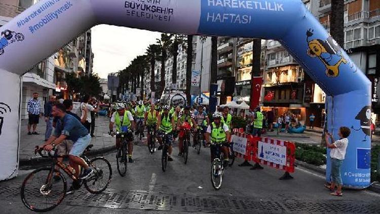 Caddelerden korna yerine çocuk sesleri yükseldi