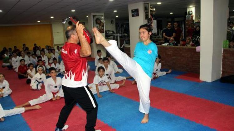 Doğuştan iki kolu olmayan Nisanur, tekvandoda dünya şampiyonluğu hedefliyor