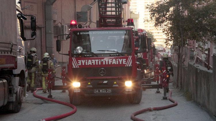 Zeytinburnunda fabrika yangını