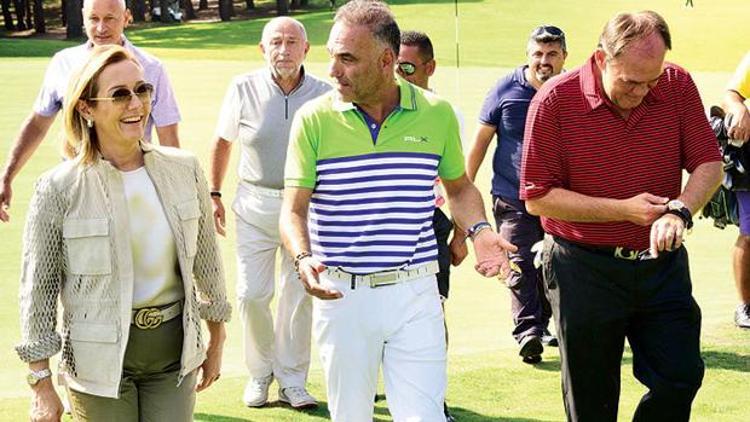 Golf tutkunları turnuvada buluştu