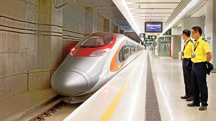 Çin’den Hong Kong’a hızlı tren