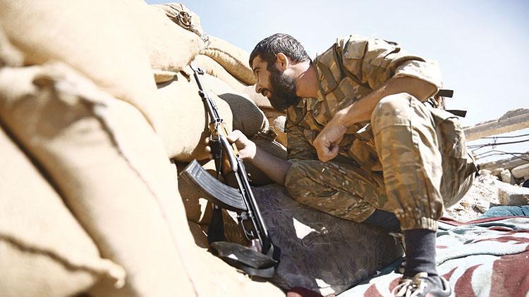 Tel Rıfat’ta YPG ile ÖSO çatışıyor