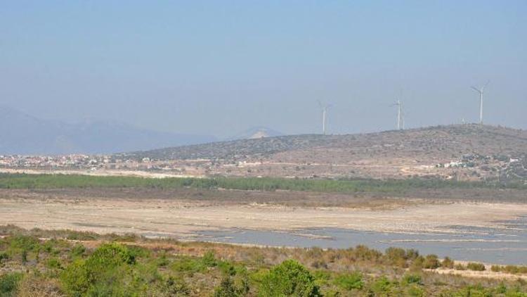 İzmirin içme suyunu karşılayan barajlarda alarm