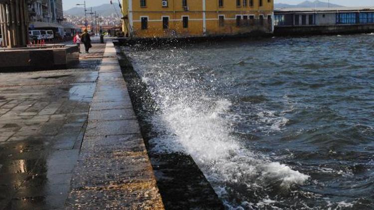 Meterolojiden İzmirde fırtına uyarısı