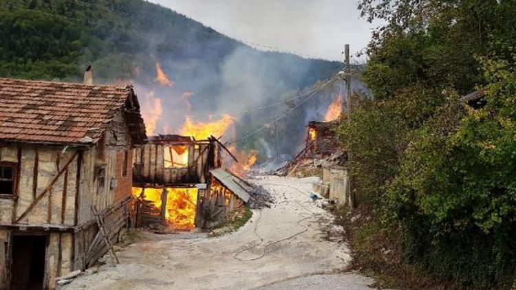 Kastamonuda 8 ev ve 1 ahır yandı