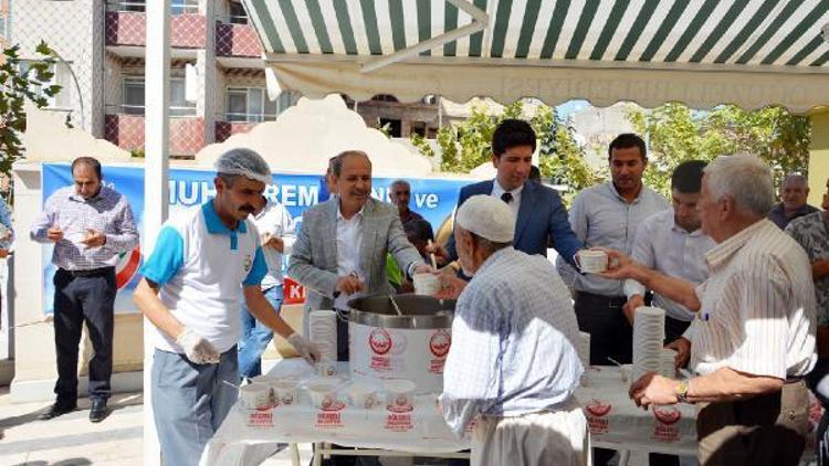 Oğuzelinde vatandaşa aşure ikramı