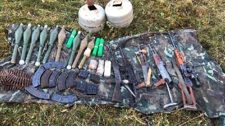 Hakkaride PKKya ait silah ve mühimmatı ele geçirildi