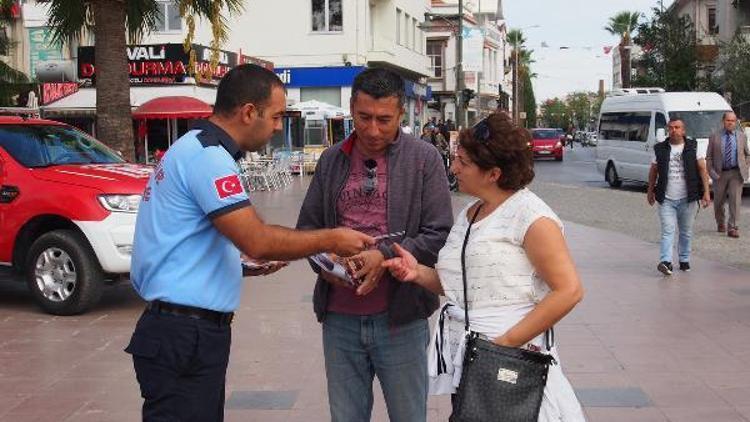 Ayvalıkta itfaiyeciler vatandaşları bilgilendirdi