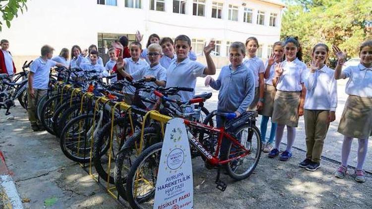 Ahmetbeyde çocuklara bisiklet parkı