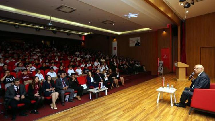 Başkan Yaşar, öğrencilere girişimcilik ve yerel yönetimleri anlattı