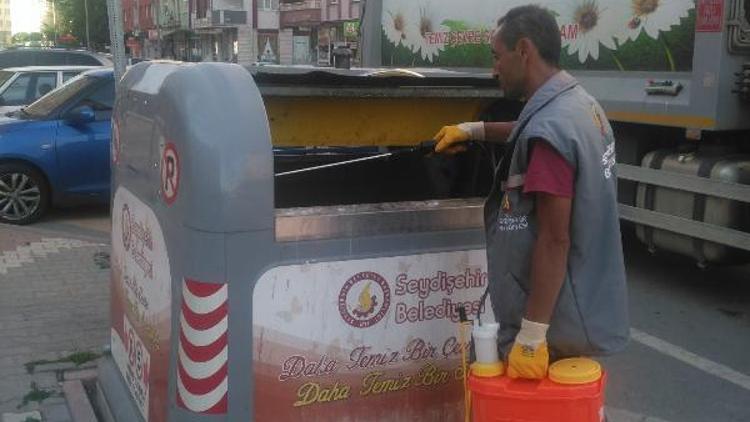 Seydişehirde çöp konteynerleri dezenfekte ediliyor