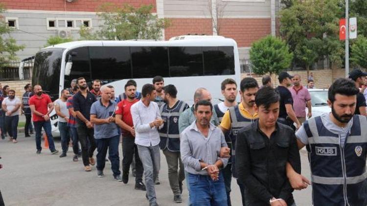 Şanlıurfada, 2 Türk kardeşin öldürülmesiyle ilgili 21 kişi adliyede