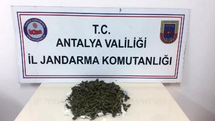 İranlı yolcunun valizinden uyuşturucu çıktı