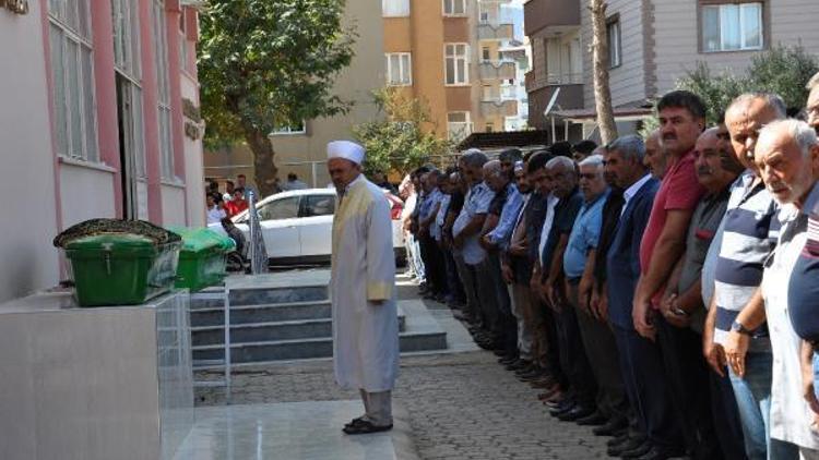 Adıyamanda kazada ölen anne- kız toprağa verildi