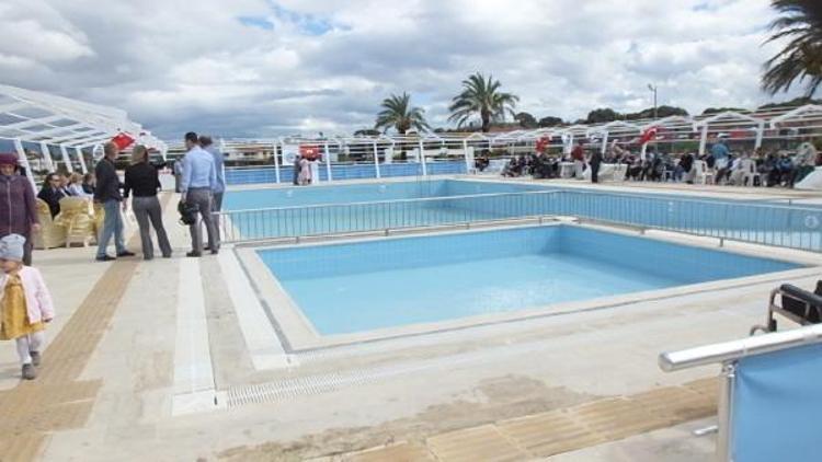 Burhaniyede engelliler havuzu hizmete açıldı