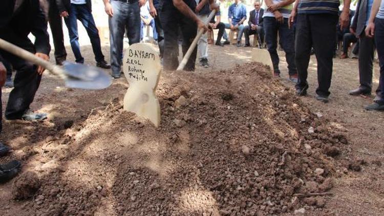 Kayıp Bayramın bulunan 3 parça kemiği, toprağa verildi