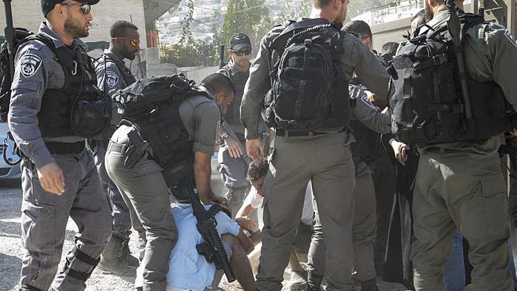 İsrail polisi Kudüste 25 Filistinliyi gözaltına aldı