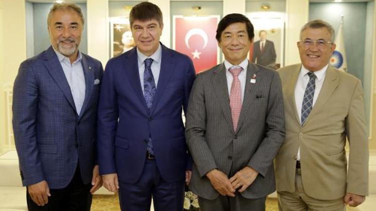 Japon Büyükelçisi festival için Antalyaya geldi