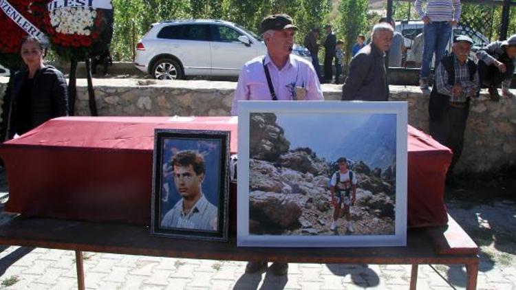 Alplerde 26 yıl sonra cesedi bulunan Türk dağcı, Kayseride toprağa verildi