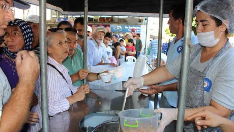 Büyükşehirden Finikede aşure ikramı