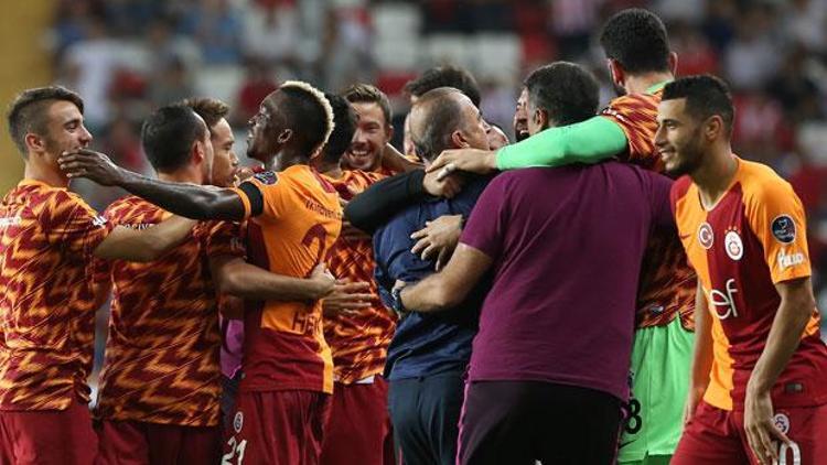 Donktan altın vuruş Galatasaray, Antalyayı devirdi...