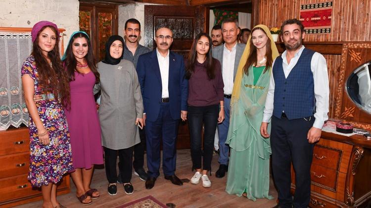 Vali Mahmut Demirtaş, dizi setlerini ziyaret etti