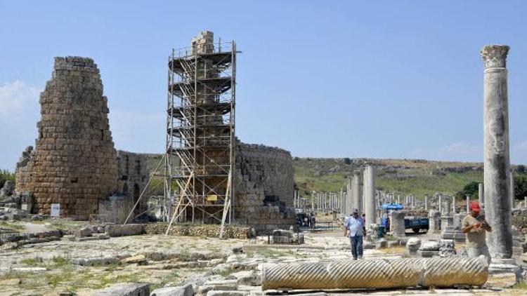 Tarihi kazılarda taşeron engeline Antalya formülü