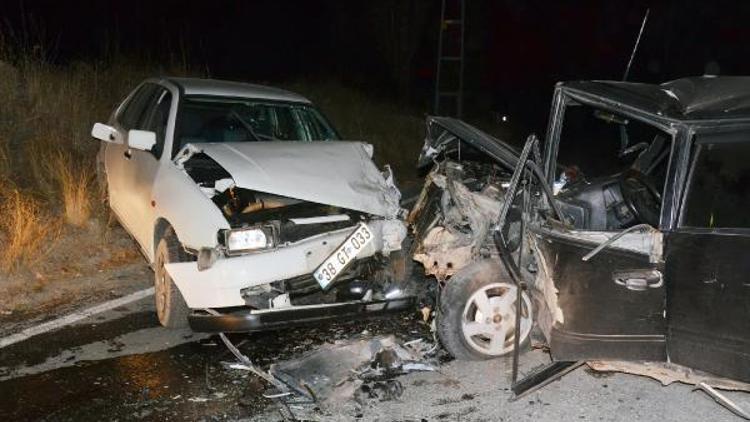 Sarıoğlan’da trafik kazası 2 yaralı