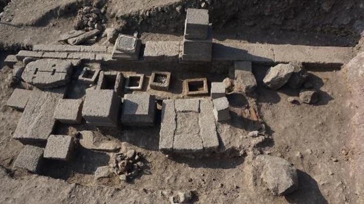 Assos’ta 2 bin 300 yıllık aile mezarlığı bulundu