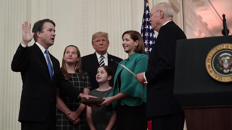 Trumpın adayı Kavanaugh, Beyaz Sarayda düzenlenen törende yemin etti