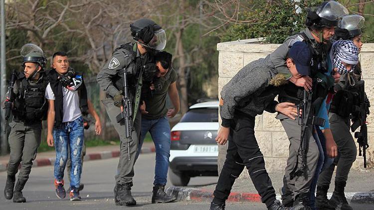 İsrail güçleri 7 Filistinliyi gözaltına aldı