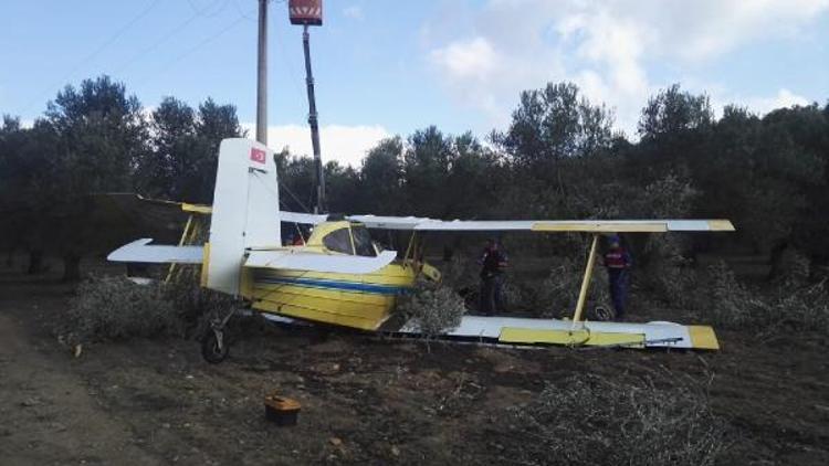 İlaçlama uçağı tarlaya zorunlu iniş yaptı; pilot kurtuldu (2)- Yeniden