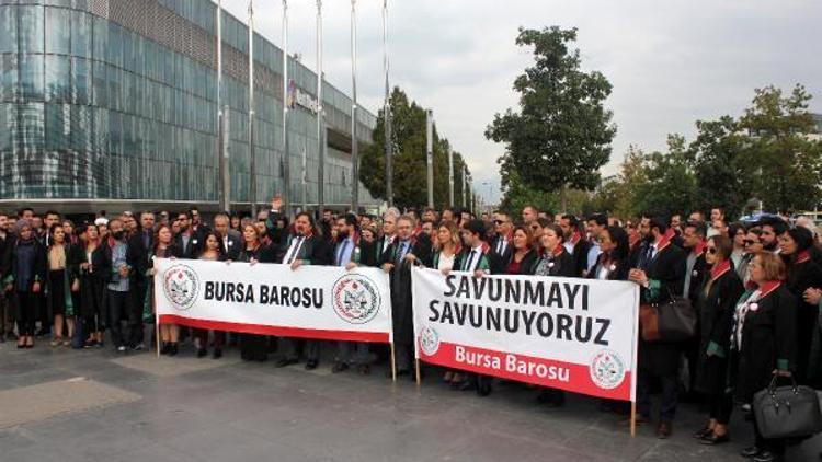 Bursada avukatlardan protesto