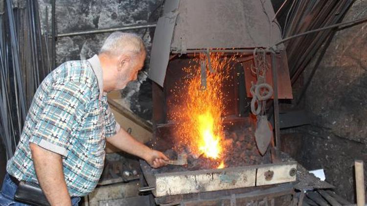 Demirciler Yokuşunda tek usta kaldı