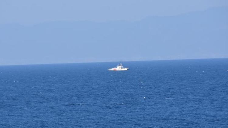 Karaburunda kaçak teknesi battı: 9 ölü/ Ek fotoğraflar