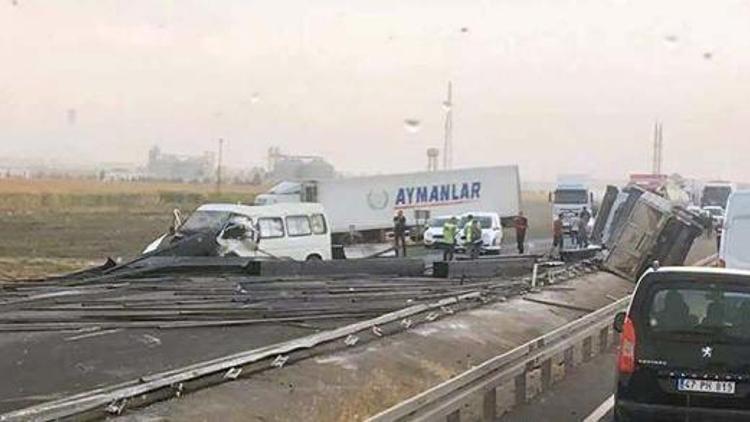 İpek Yolundaki kazada devrilen TIRın şoförü öldü