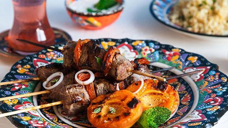 Kayısılı kuzu şiş kebap tarifi