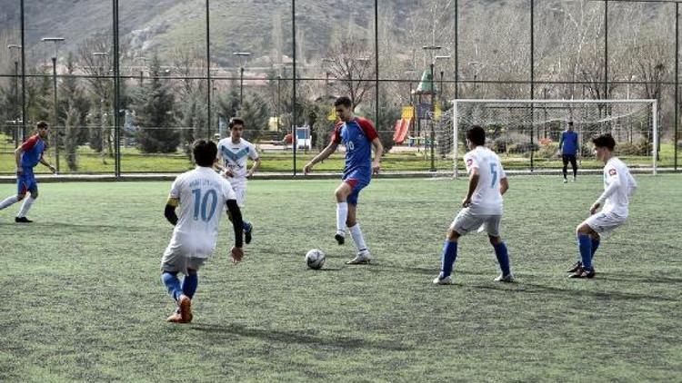 Mamak Şehir Stadı’nda sezon açıldı